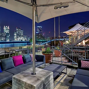 Doubletree By Hilton - Docklands Riverside Лондон